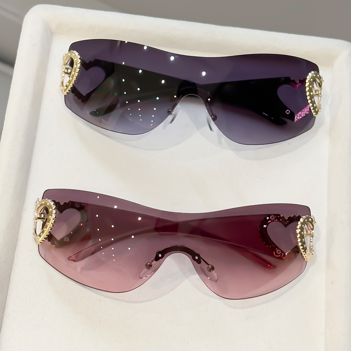 Street Fashion Glasses - 2個入り Y2K一体型フレームレスメガネ、ダブルハートデザイン、女性の日常のストリートフォト/旅行に多用途