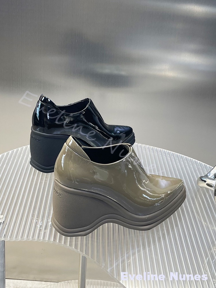 パテントレザーVカットポインテッドトゥウェッジパンプス レデ - Street Fashion Y2K のレビューと価格