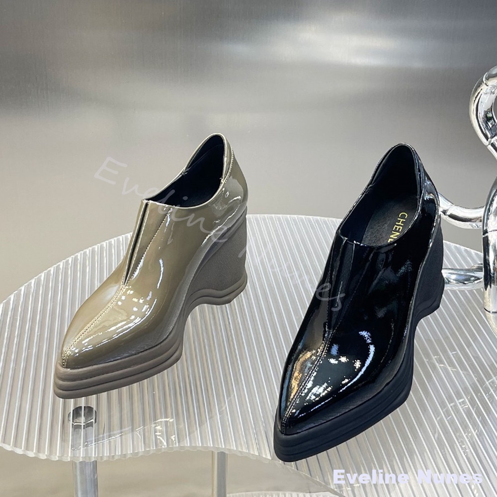 パテントレザーVカットポインテッドトゥウェッジパンプス レデ - Street Fashion Y2K のレビューと価格