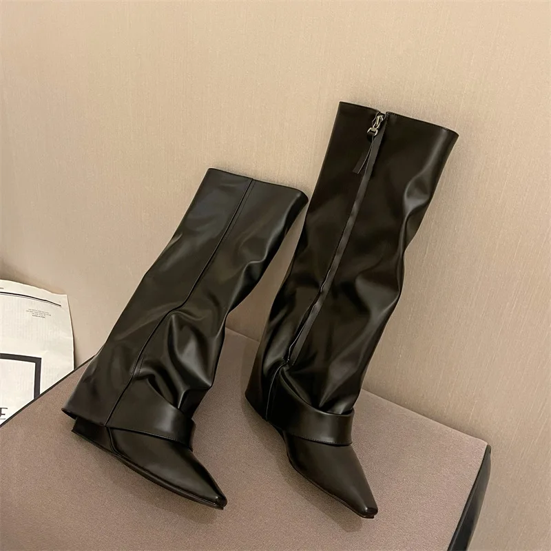 デザイナー女性用トラウザーレッグハイブーツファッションサイド - Street Fashion Rome 2025 のレビューと価格
