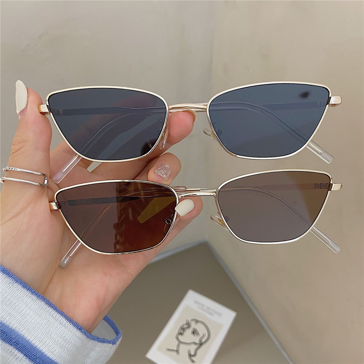 ファッショナブルな菱形メタルサングラス（女性用）、ストリート - Street Fashion Glasses のレビューと価格