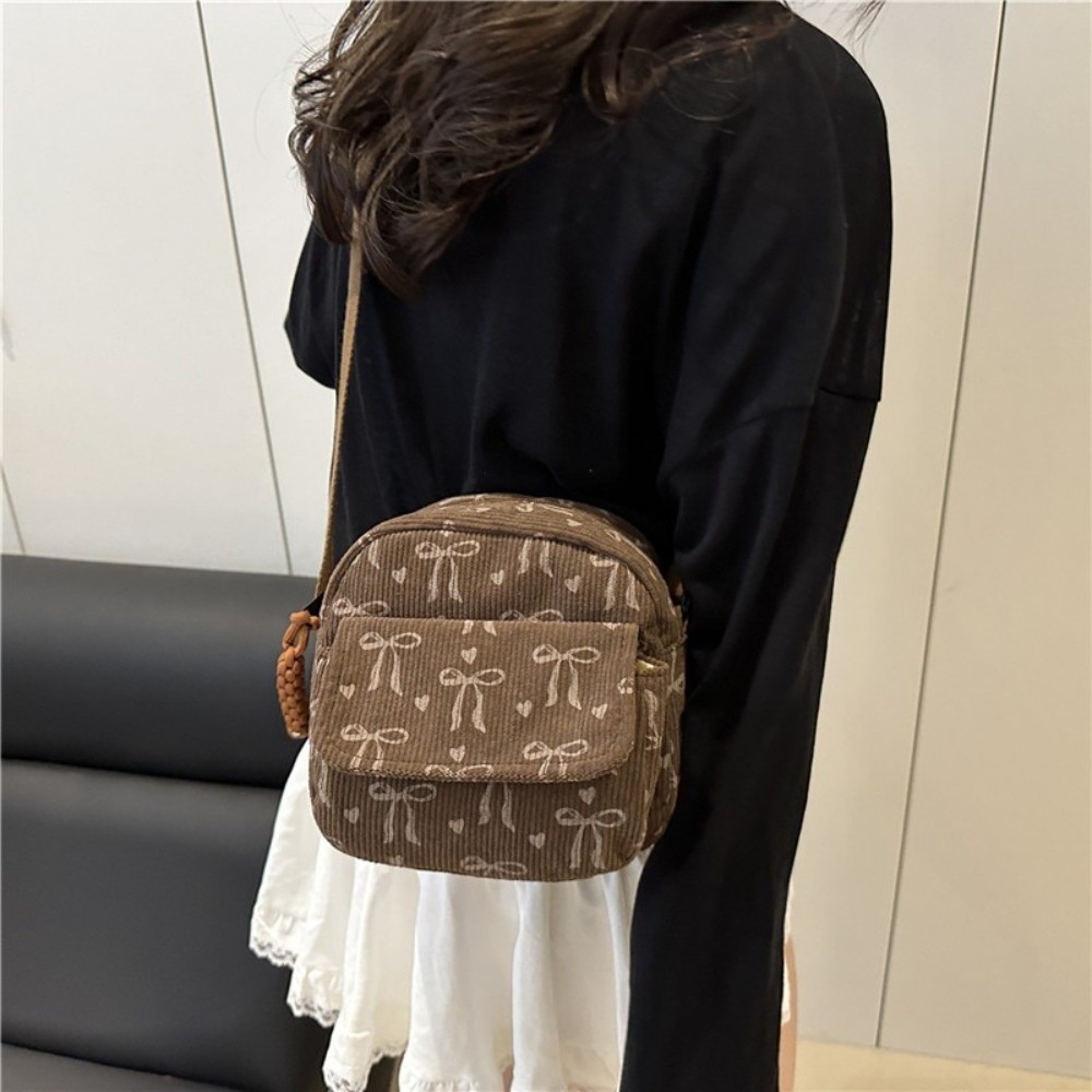 女性のコーデュロイ小さなショルダーバッグティーンエイジャーガ - Street Fashion Korea のレビューと価格